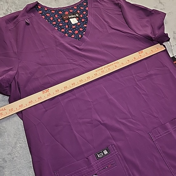 Koi Basics‎ Women Scrub Top L Purple Becca Stretch Style  #373-105 Short Sleeve - Picture 7 of 8